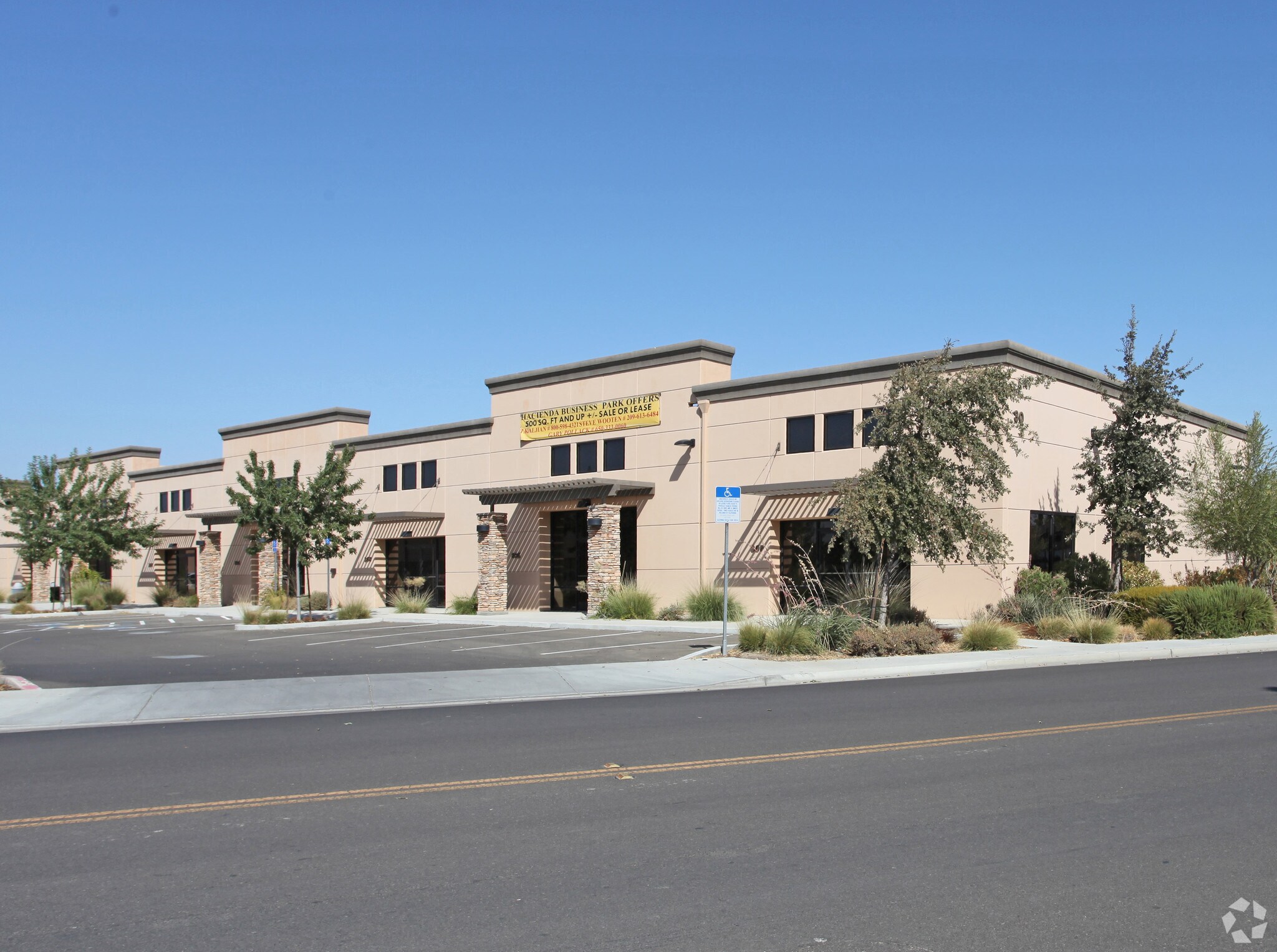 60 G St, Los Banos, CA à louer Photo principale- Image 1 de 8