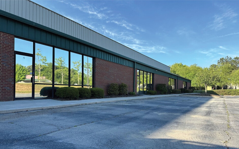 2481 Hilton Dr, Gainesville, GA for lease - Primary Photo - Image 1 of 3