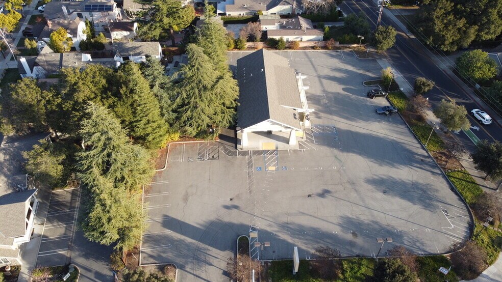 16212 Los Gatos Blvd, Los Gatos, CA à louer - Photo du bâtiment - Image 3 de 8
