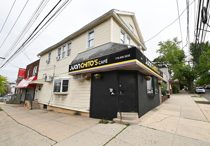 901 College Point Blvd, Flushing, NY à vendre - Photo du bâtiment - Image 2 de 6