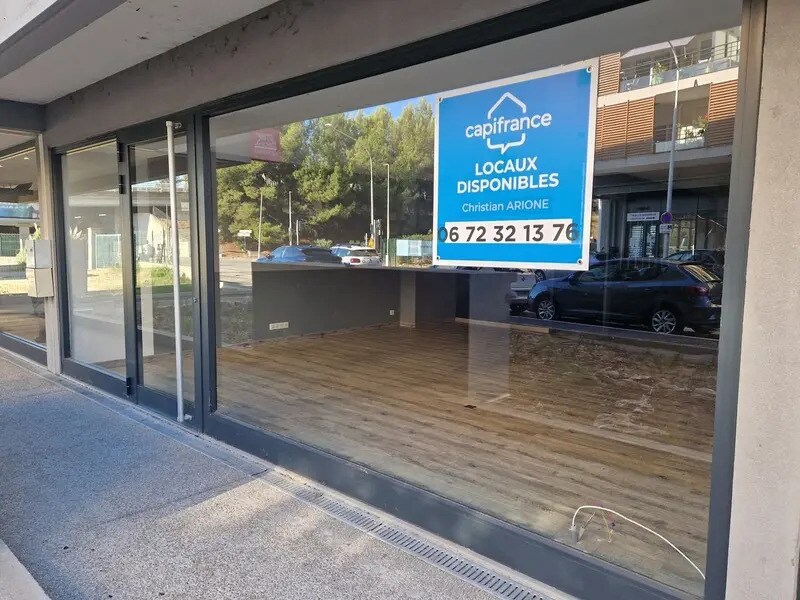 Retail in Nice for lease Building Photo- Image 1 of 2