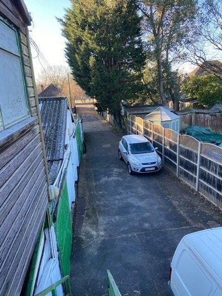 Hathersham Close, Smallfield for sale - Building Photo - Image 3 of 7