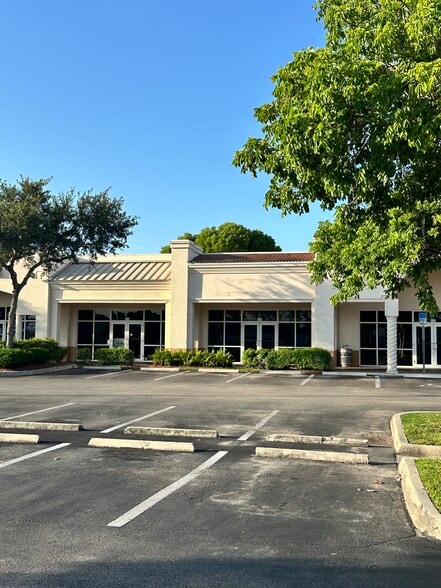 10341-10351 Bonita Beach Rd SE, Bonita Springs, FL for lease - Building Photo - Image 3 of 6