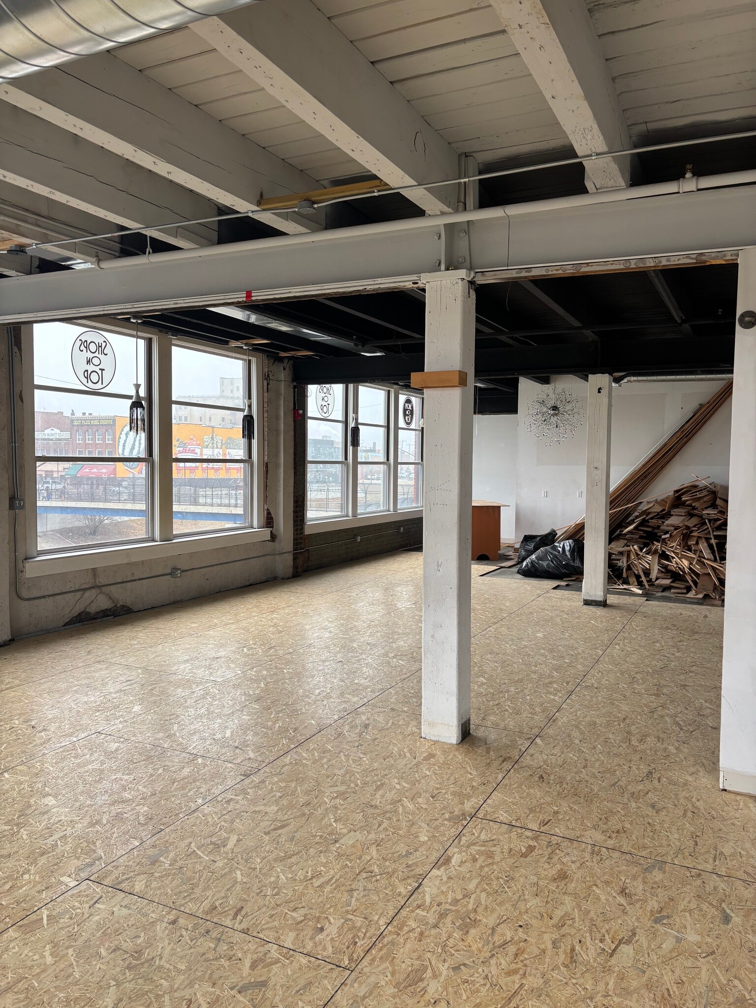 2362 Russell St, Detroit, MI for lease Interior Photo- Image 1 of 6