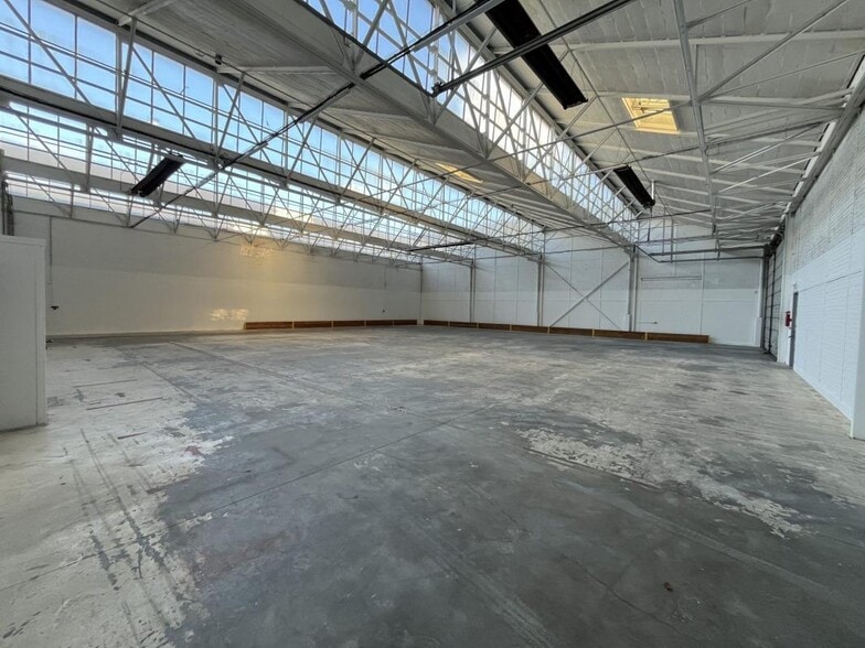 Industrial in Massy for lease - Building Photo - Image 3 of 8