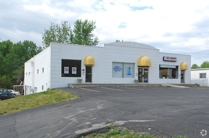 11413 E 23rd St S, Independence, MO for sale - Primary Photo - Image 1 of 21