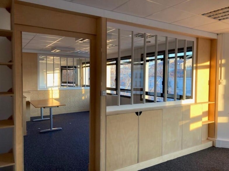 102/104 Avenue Edouard Vaillant, Boulogne-Billancourt à louer - Photo intérieure - Image 3 de 4