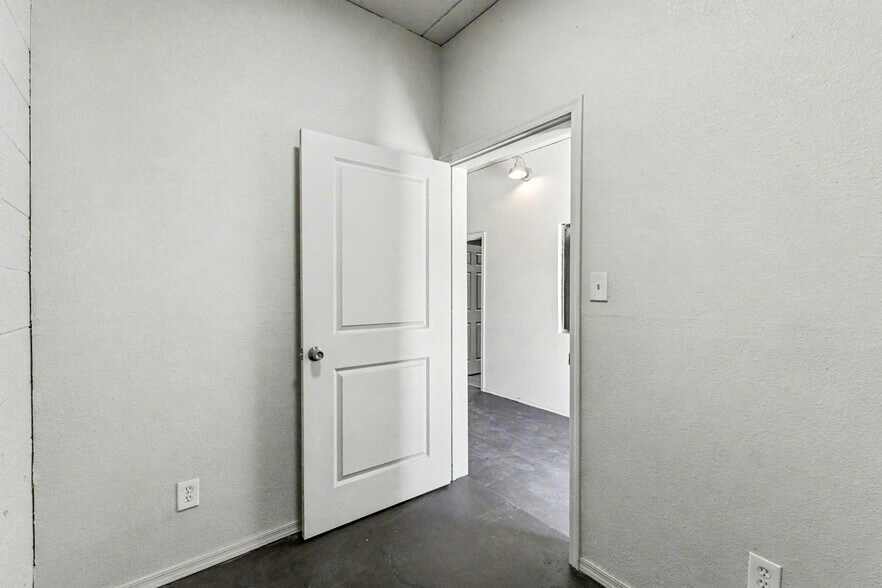 1417-1421 E Washington St, Phoenix, AZ à louer - Photo du bâtiment - Image 3 de 34