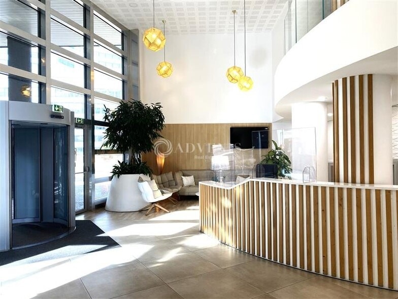 22 Place Des Vosges, Courbevoie à louer - Hall d’entrée - Image 2 de 12