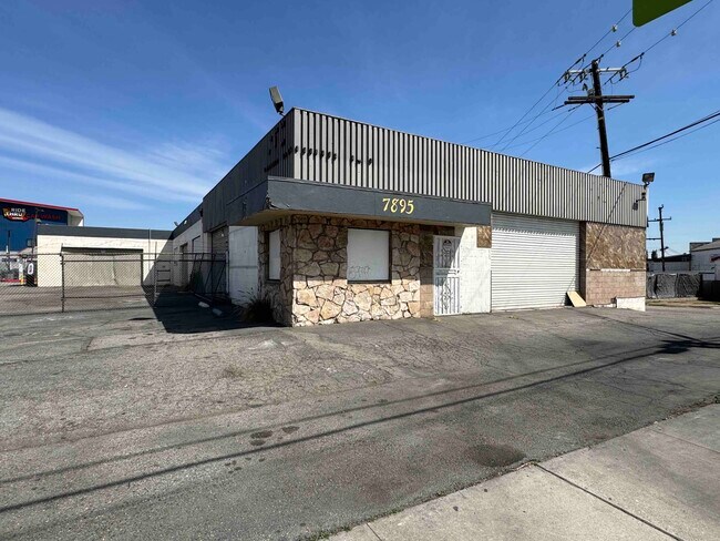 Plus de détails pour 7895 Telegraph Rd, Montebello, CA - Industriel à vendre