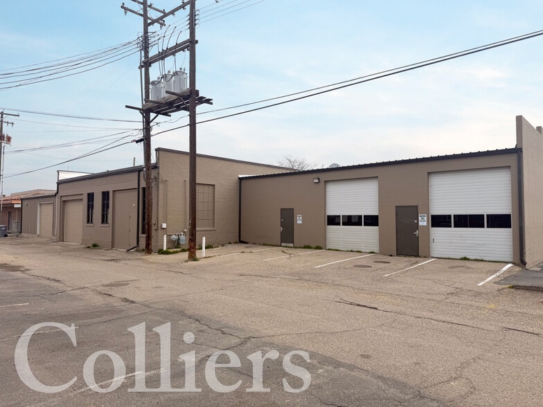 207-211 10th Ave S, Nampa, ID à vendre - Photo du bâtiment - Image 2 de 9