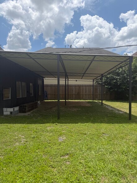 1114 W 18th St, Houston, TX à louer - Photo du bâtiment - Image 2 de 5
