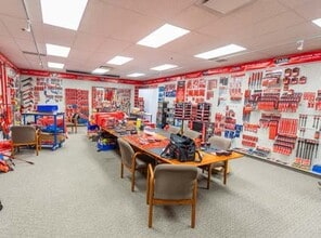 6800 Dennett Pl, Delta, BC for lease Interior Photo- Image 2 of 5