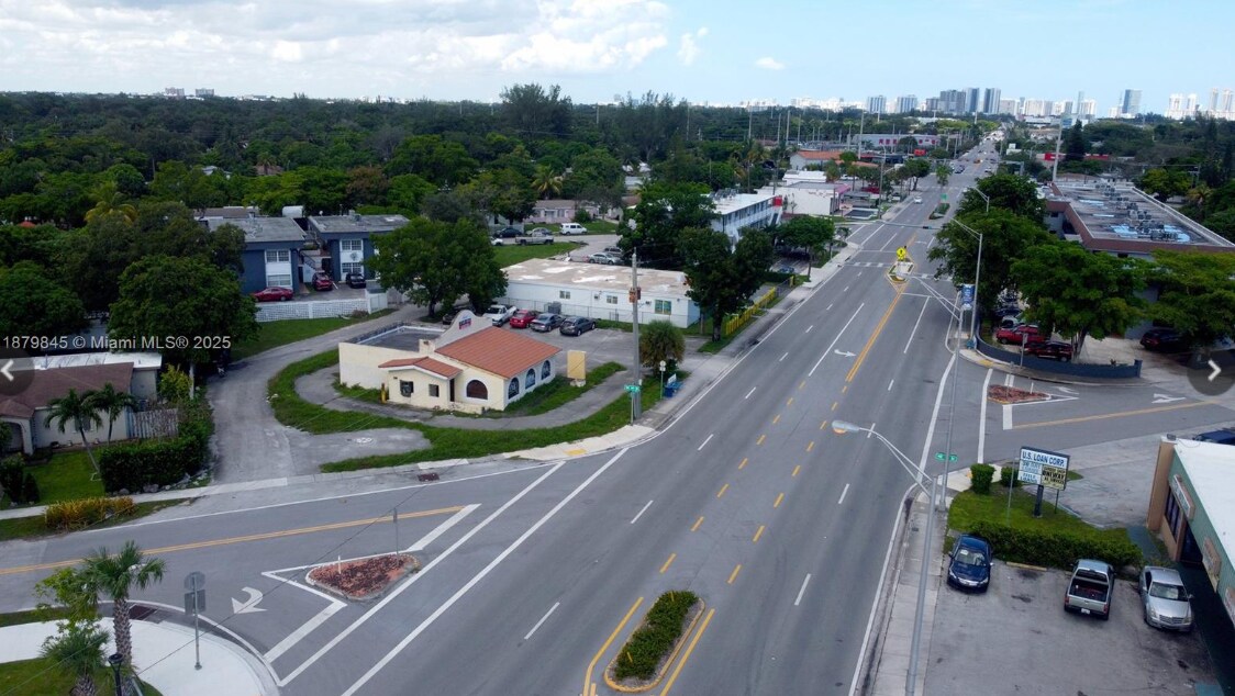 14100 W Dixie Hwy, Miami, FL à vendre Photo du bâtiment- Image 1 de 16