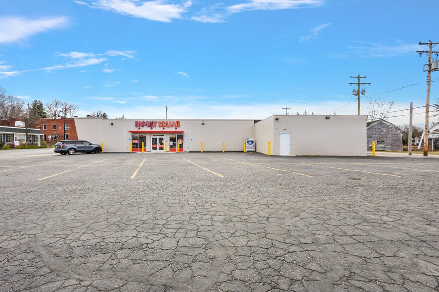 326 E Main St, Edmore, MI for sale - Building Photo - Image 3 of 8