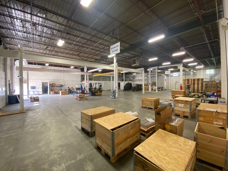 8450 E 47th St, Indianapolis, IN à vendre - Photo du bâtiment - Image 2 de 5