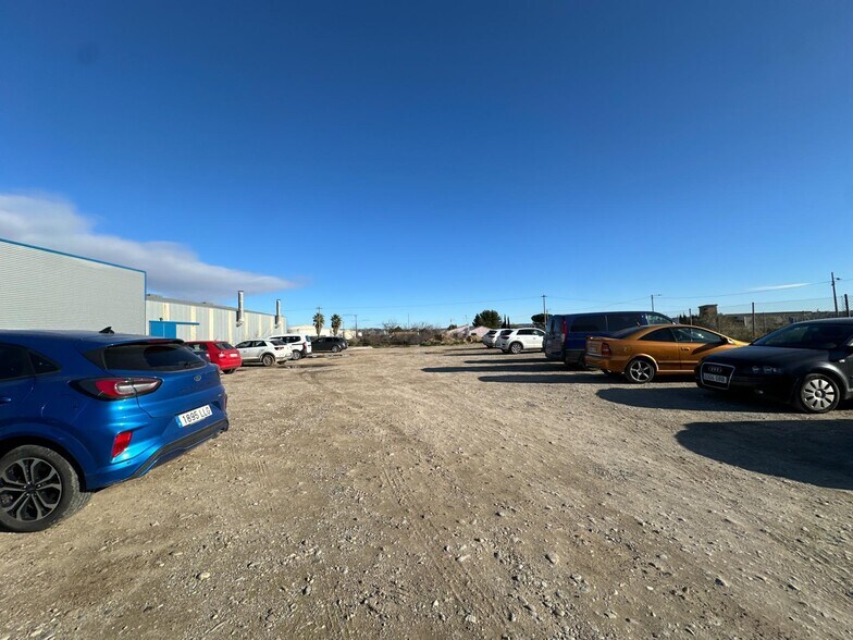 Terrain dans Zaragoza, Zaragoza à vendre - Photo du bâtiment - Image 3 de 17