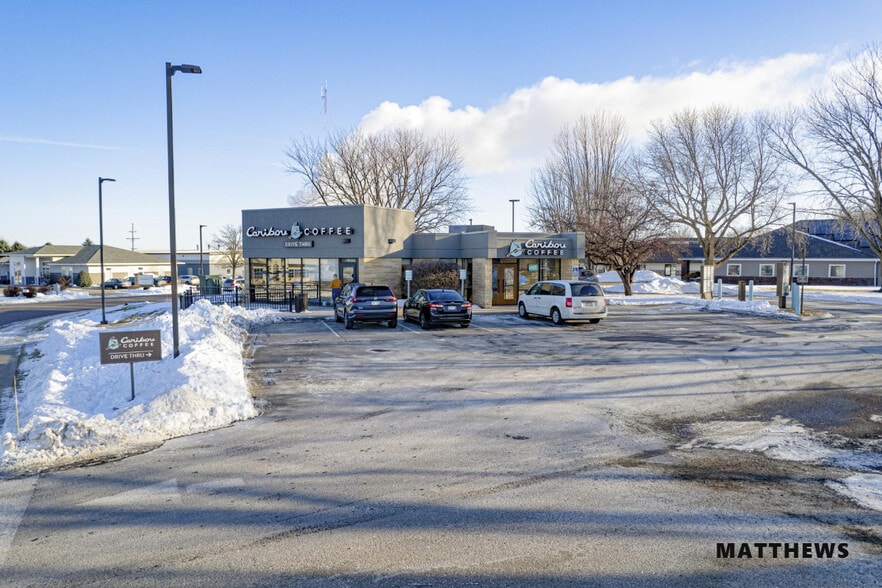 1661 Commerce Dr, North Mankato, MN for sale - Building Photo - Image 2 of 4