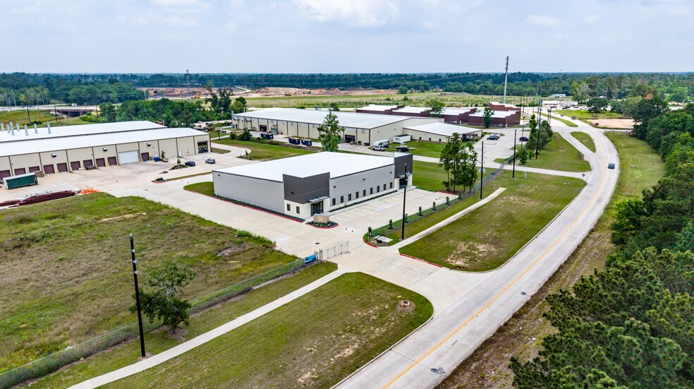 4551-A E Richey Rd, Humble, TX à louer - Photo du bâtiment - Image 3 de 6