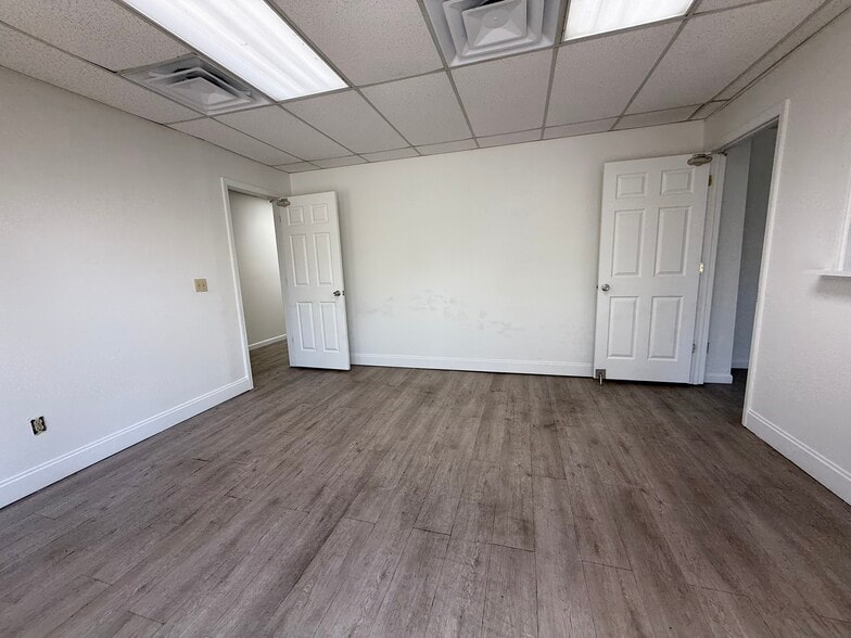 10751 N 75th St, Largo, FL à vendre - Photo intérieure - Image 3 de 8