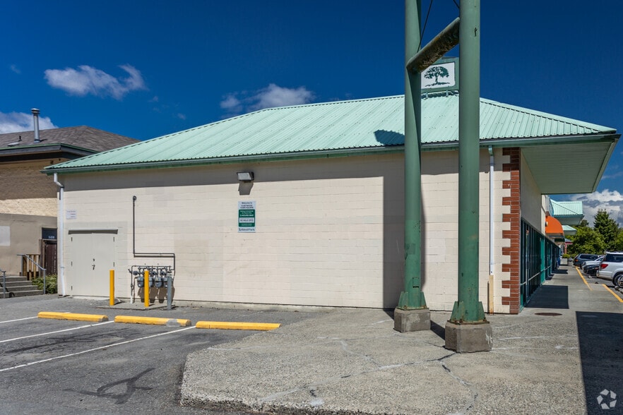 15988 Fraser Hwy, Surrey, BC for lease - Building Photo - Image 2 of 8