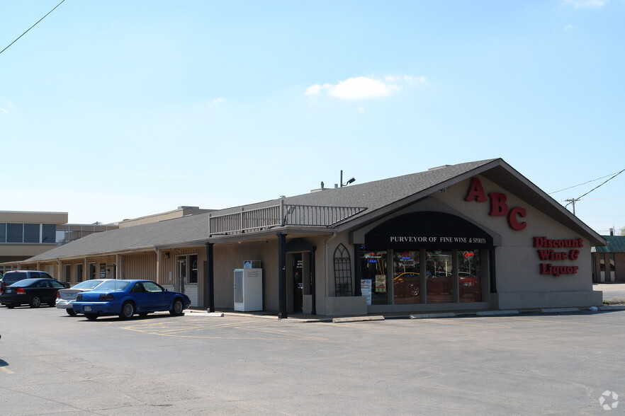 6425 E Central Ave, Wichita, KS for lease - Primary Photo - Image 1 of 2