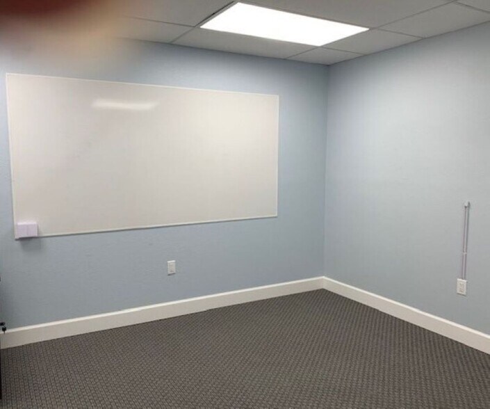 107-109 W Commercial St, Sanford, FL à louer - Photo du bâtiment - Image 2 de 7
