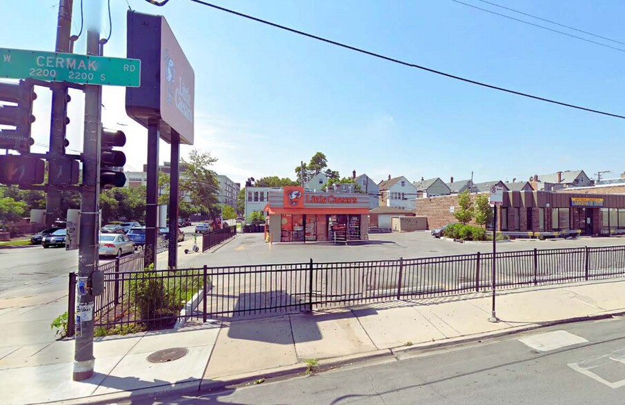 2601 W Cermak Rd, Chicago, IL for sale - Building Photo - Image 2 of 6