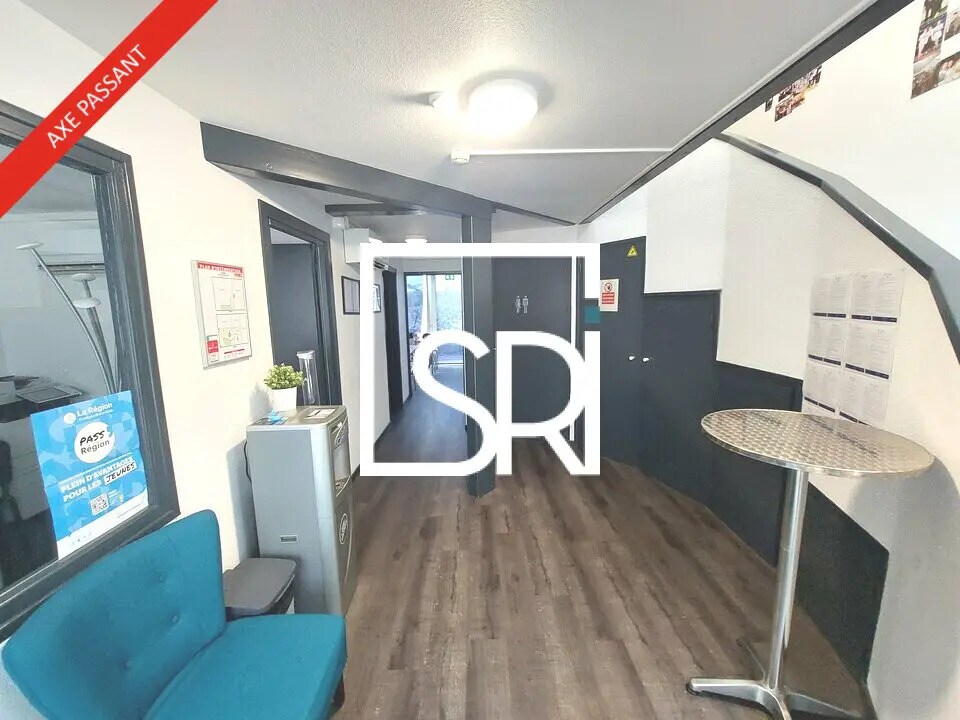 Office in Clermont-Ferrand for lease Interior Photo- Image 1 of 21