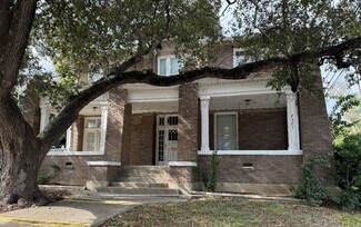 Plus de détails pour 2321 N Main Ave, San Antonio, TX - Bureau à vendre