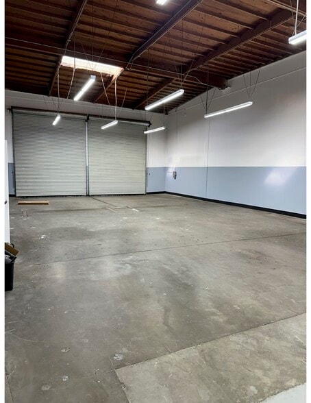 28730 Via Montezuma, Temecula, CA for lease - Building Photo - Image 2 of 9