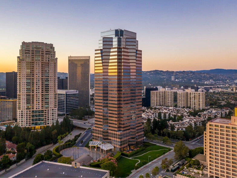 2121 Avenue of the Stars, Century City, CA à louer - Photo du bâtiment - Image 2 de 2