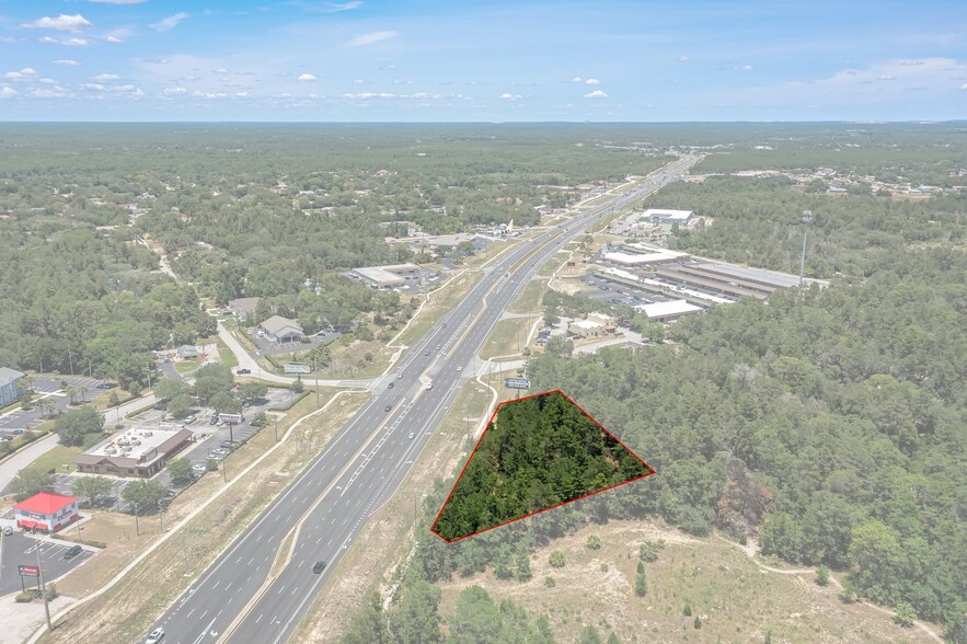 4950 Commercial Way, Spring Hill, FL à vendre - Photo du b timent - Image 2 de 23