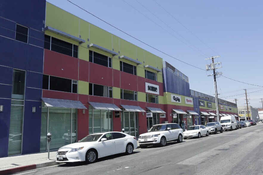 921 Crocker Street Suites 2-7 & 10-18, Los Angeles, CA à vendre - Photo du bâtiment - Image 2 de 2