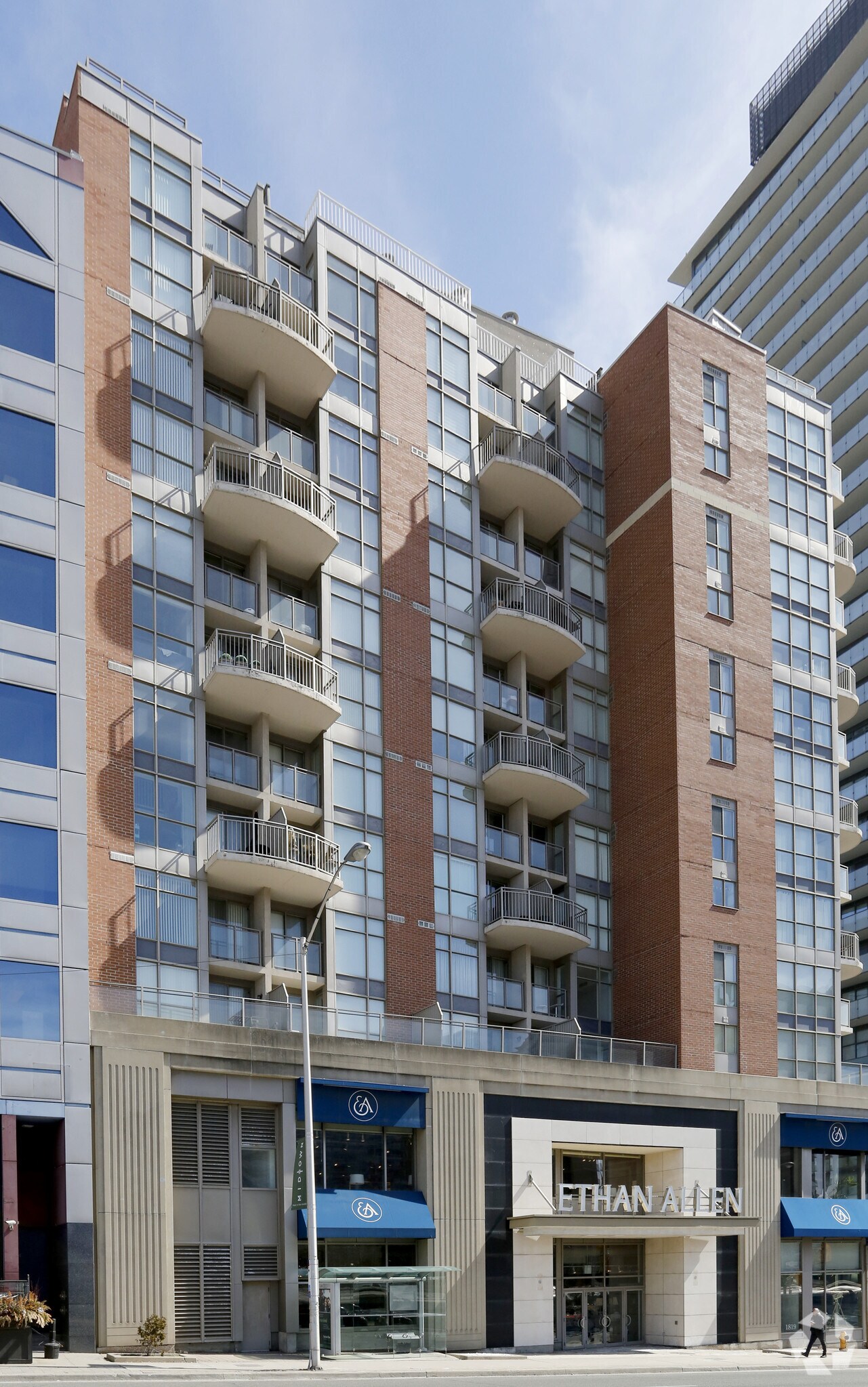 1819 Yonge St, Toronto, ON for sale Primary Photo- Image 1 of 1