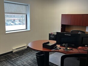 2191 Thurston Dr, Ottawa, ON à louer Photo intérieure- Image 2 de 5