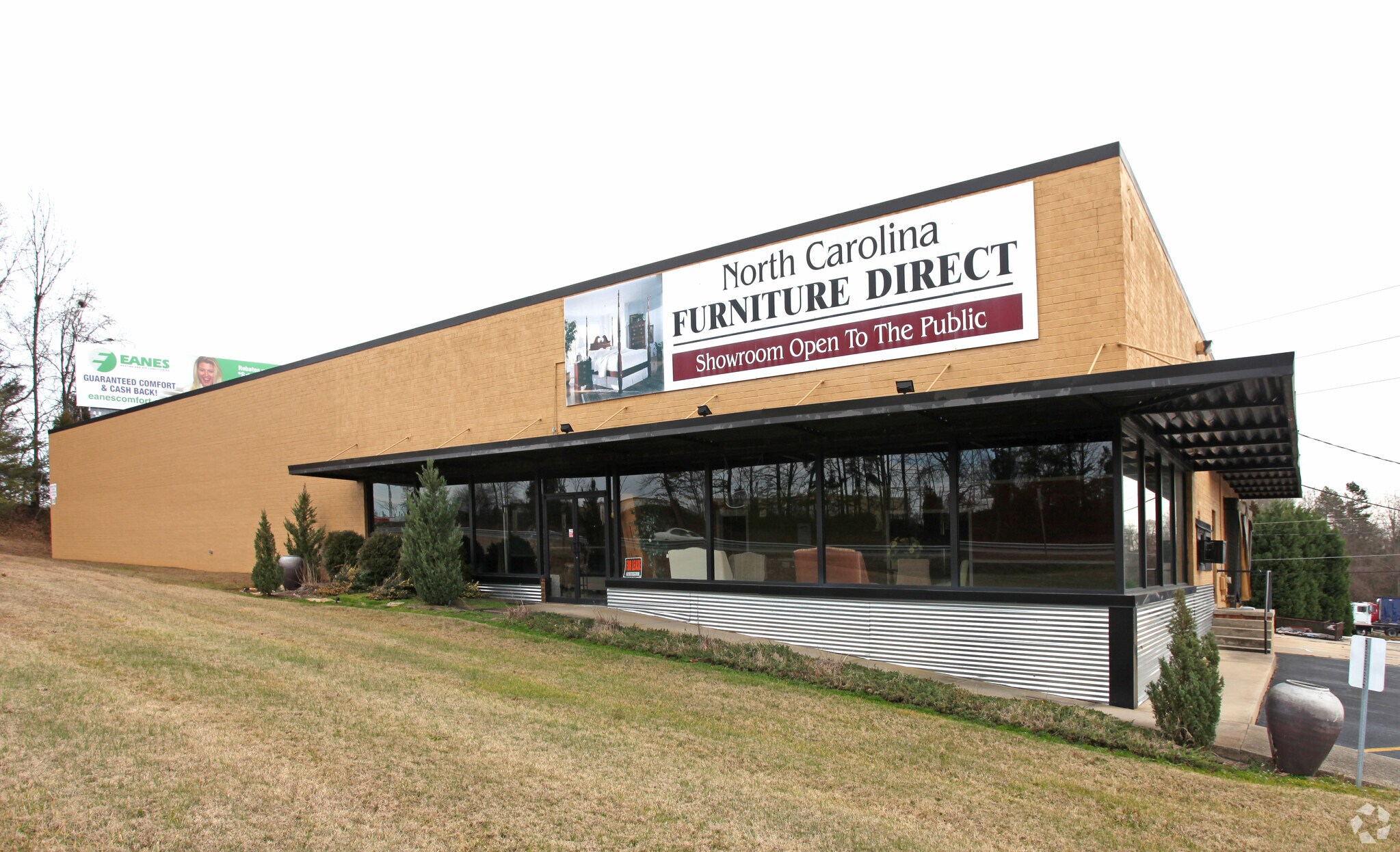 2216 Dunmore Ct, High Point, NC for lease Primary Photo- Image 1 of 7