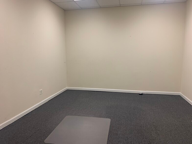 1708 Boone Ave, Bronx, NY for lease - Building Photo - Image 3 of 16