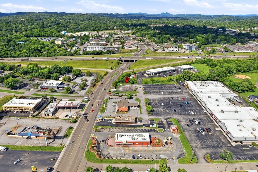 Merchants Dr, Knoxville, TN for lease - Building Photo - Image 3 of 12