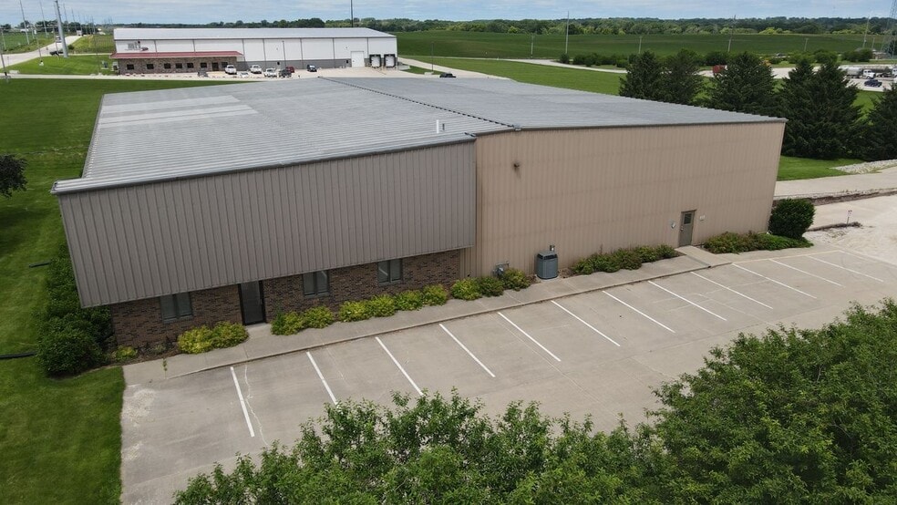 525 Lawler St, Iowa Falls, IA for sale - Building Photo - Image 3 of 4