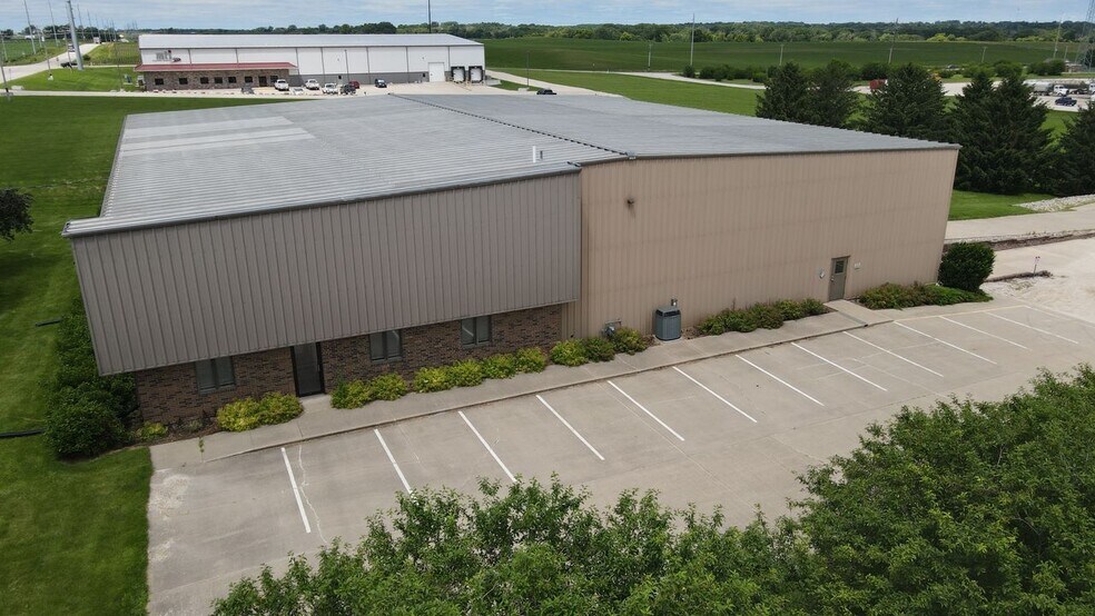 525 Lawler St, Iowa Falls, IA à vendre - Photo du bâtiment - Image 3 de 4