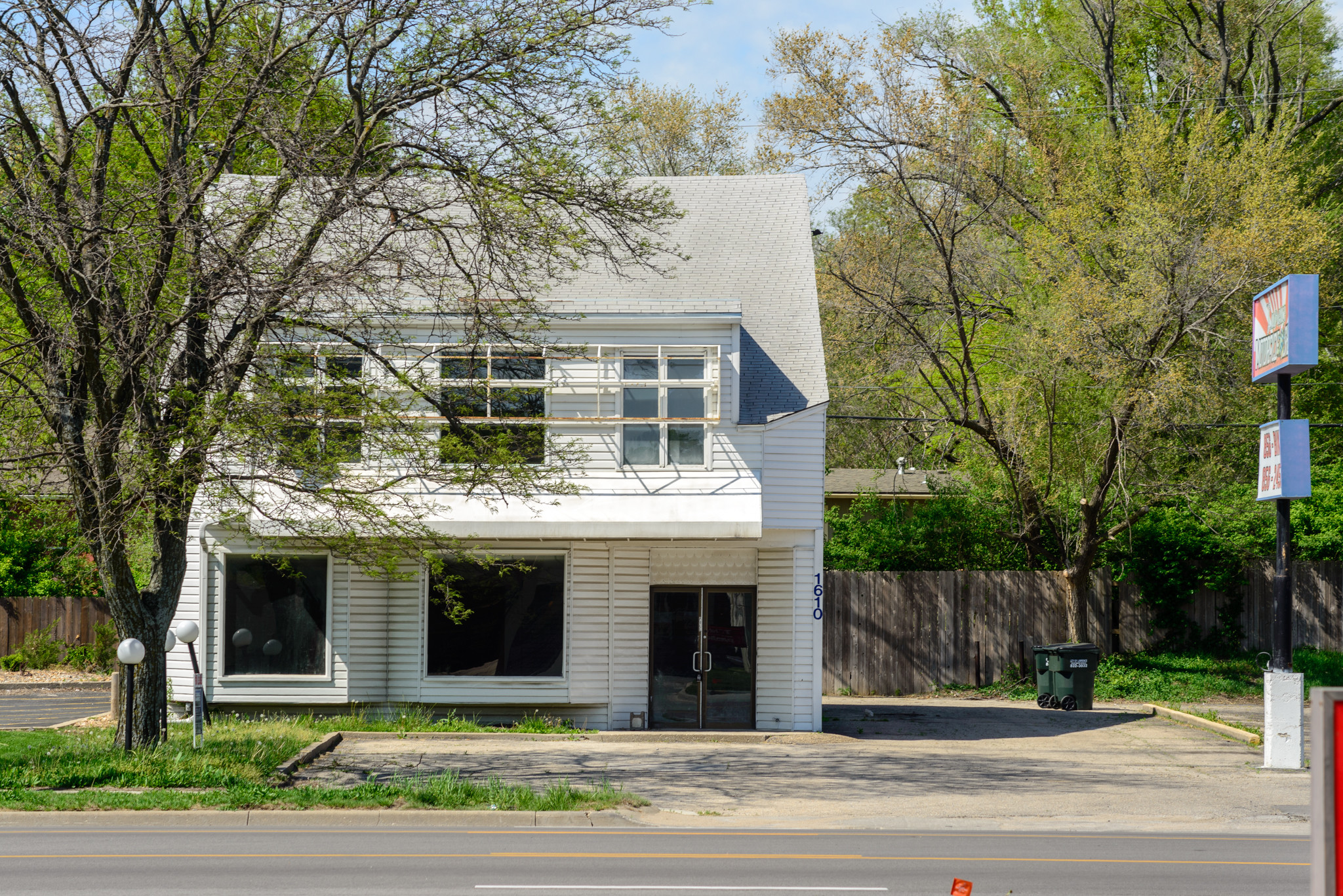 1610 W 23rd St, Lawrence, KS à vendre Photo du bâtiment- Image 1 de 1