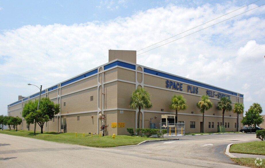 4950 N Dixie Hwy, Oakland Park, FL à louer - Photo principale - Image 2 de 4