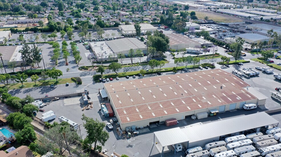 3051 Myers St, Riverside, CA à louer - Photo du bâtiment - Image 3 de 4