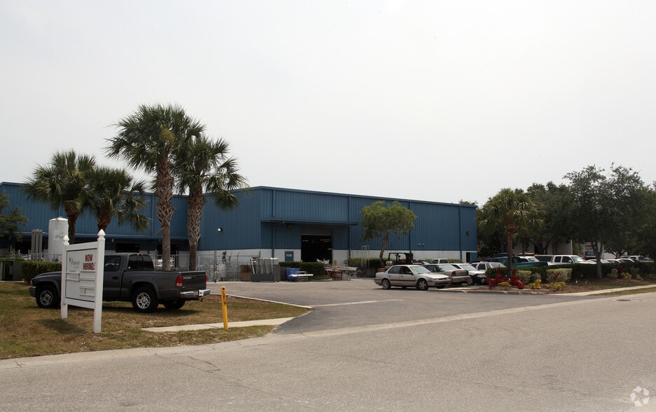 1130 Commerce Blvd, Sarasota, FL for sale - Building Photo - Image 2 of 7