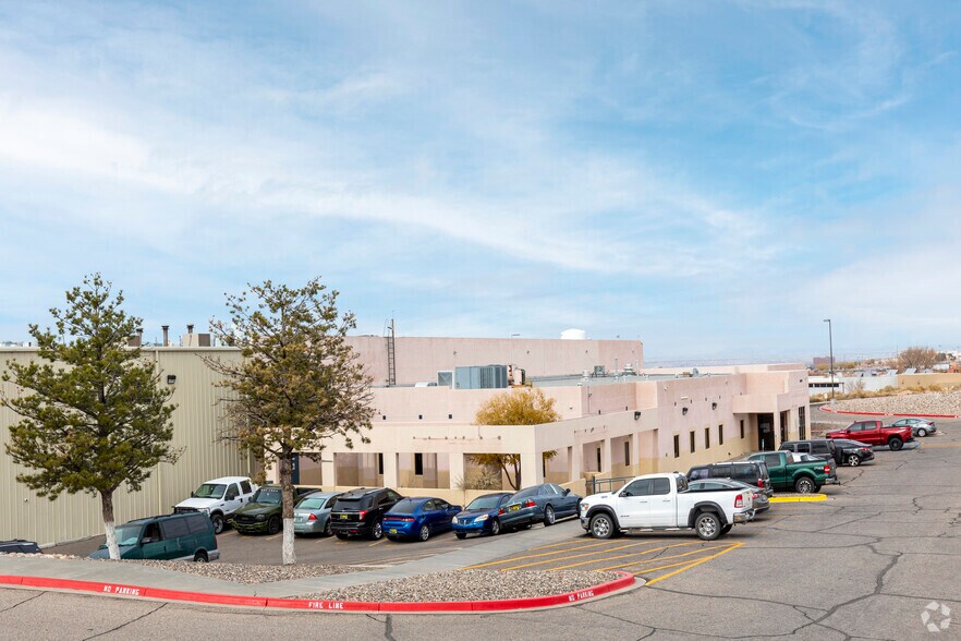 3041 University Blvd SE, Albuquerque, NM for lease - Primary Photo - Image 1 of 4