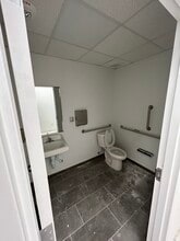 5075 E University Ave, Pleasant Hill, IA for lease Interior Photo- Image 1 of 3