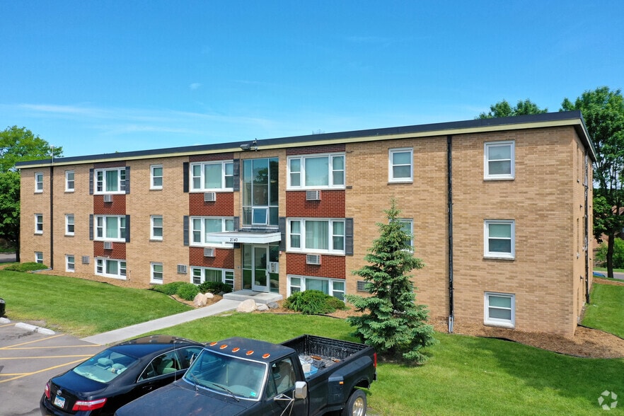 2376 Ariel St N, Saint Paul, MN for sale - Building Photo - Image 3 of 12