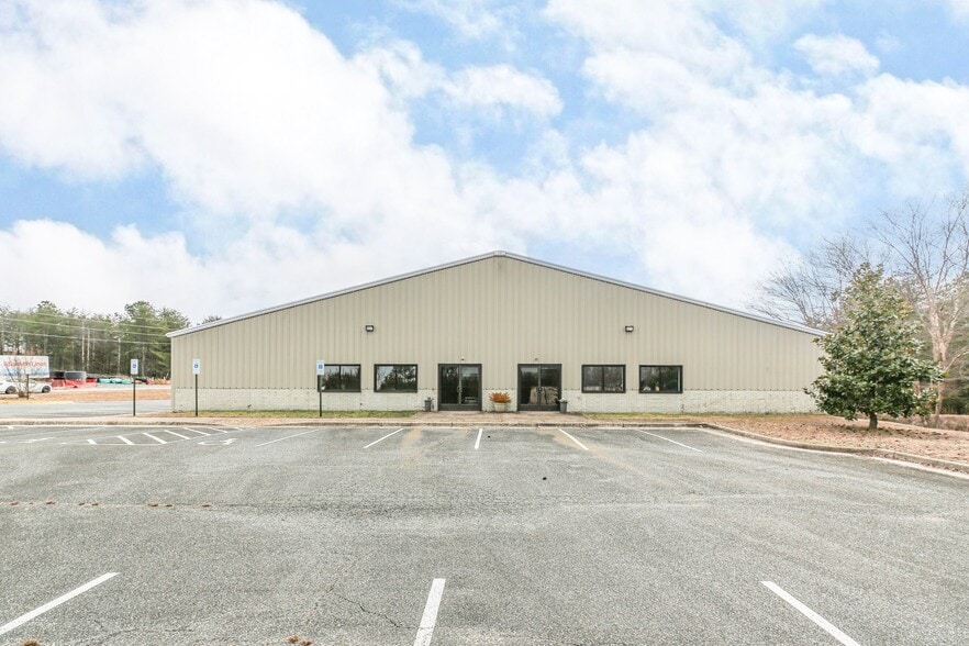 9304 Onyx Ct, Fredericksburg, VA for sale - Building Photo - Image 3 of 31