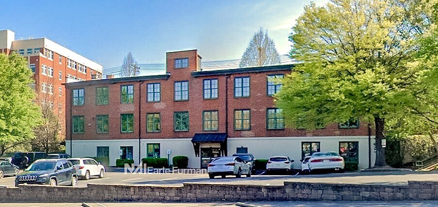 104 N Daniel Morgan Ave, Spartanburg, SC à louer - Photo du bâtiment - Image 1 de 19